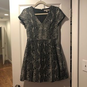 Banana Republic v neck dress